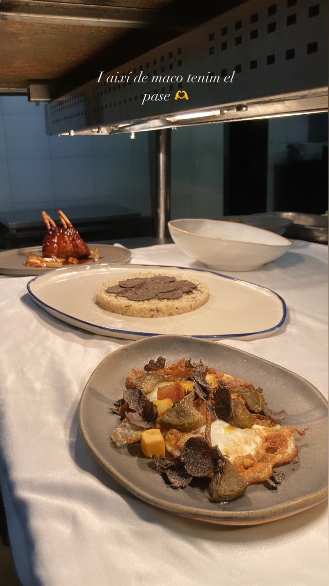 Bertaperich's tweet image. Súper contenta de la nova carta! Quin gust treballar amb aquest producte 🖤 #tofona #caça @Cal_Carter