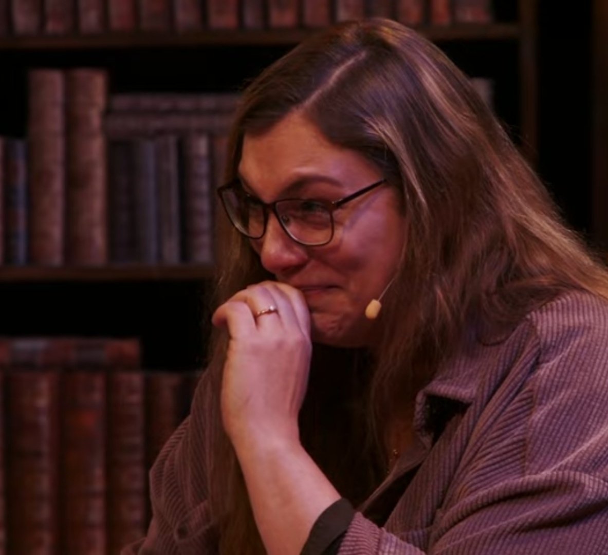 Ich bin noch nie am pnpTisch zusammengebrochen... #pnpcarcosa "hold my beer" In der Hauptrolle @IGigglesI Alvarez : Profi-Agentin, definitiv britisch und nackt im Bad ♥️ youtu.be/PijTO9ulXRc?si…