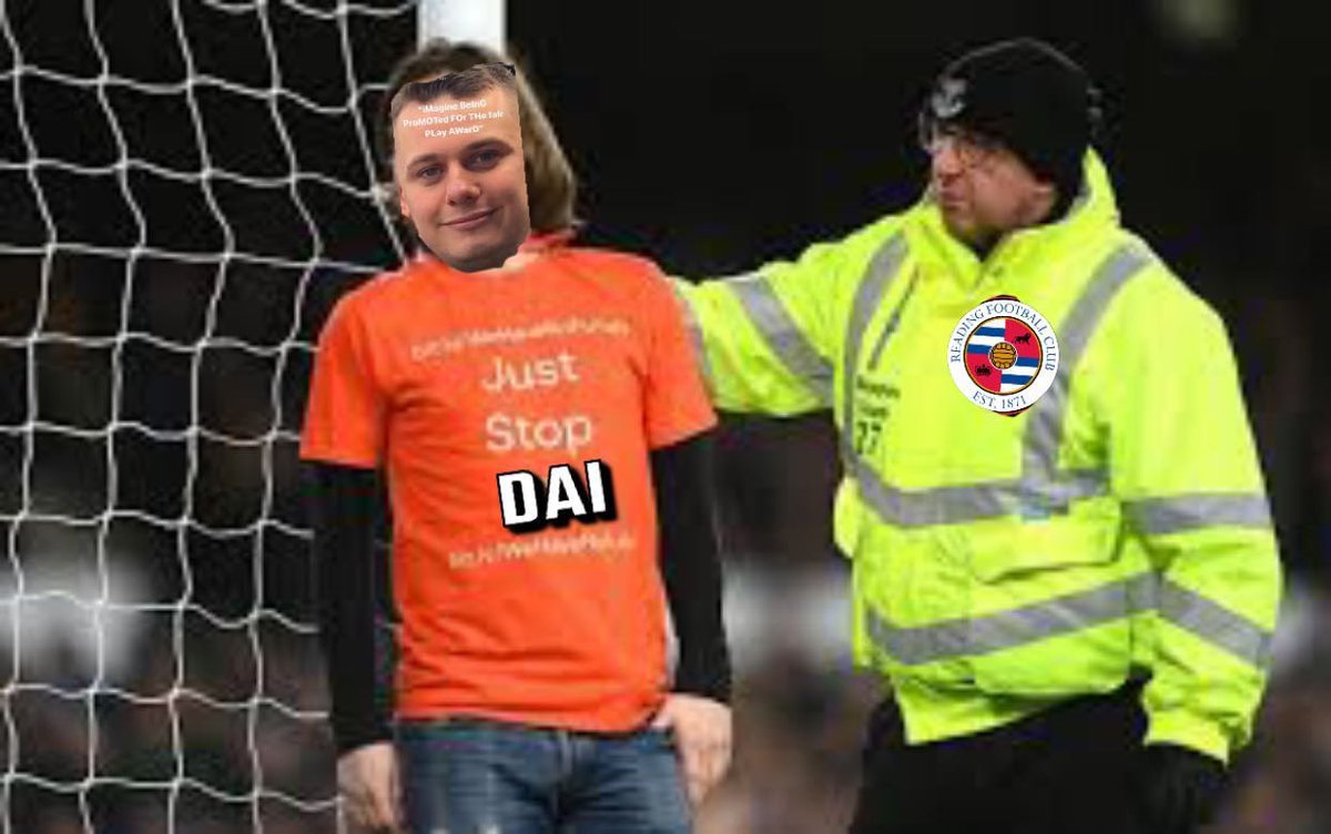 OfTadley's tweet photo. One of our own tied himself to the goal post as a sign of protest today in the reading game, it’s the usual suspect, we all saw it coming https://t.co/1GIgbBZEnI