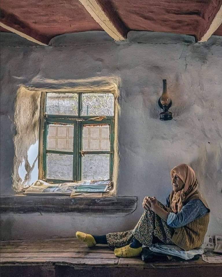 MelanKafKef's tweet photo. "Acıdan Yüreği Yananın,
Mutluluğa Tebessümü Temkinli Olur..."

AynŞınKaf https://t.co/FhiKm1aHes