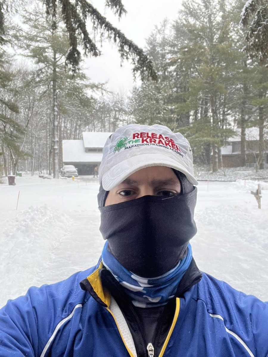 Jonmajorbc's tweet photo. Winter running has officially begun! #marathontraining #runner #run https://t.co/pIq1iQP9ab