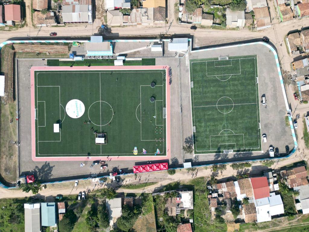 PPoderPopularHN's tweet photo. Presidenta @XiomaraCastroZ junto al Comisionado de CONDEPOR inaugurarán cancha 11 en el municipio de Talanga, Francisco Morazán. https://t.co/Kfbs43SmuY