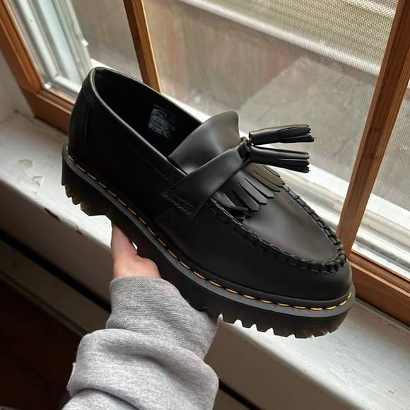 CaminoTV's tweet photo. Les Mocassins Doc Martens Adrians Bex en promo 🔥

156€ avec 20WINTER 🎟️

Lien affilié https://t.co/OgUpkUPwd2 https://t.co/e158rOtPTv