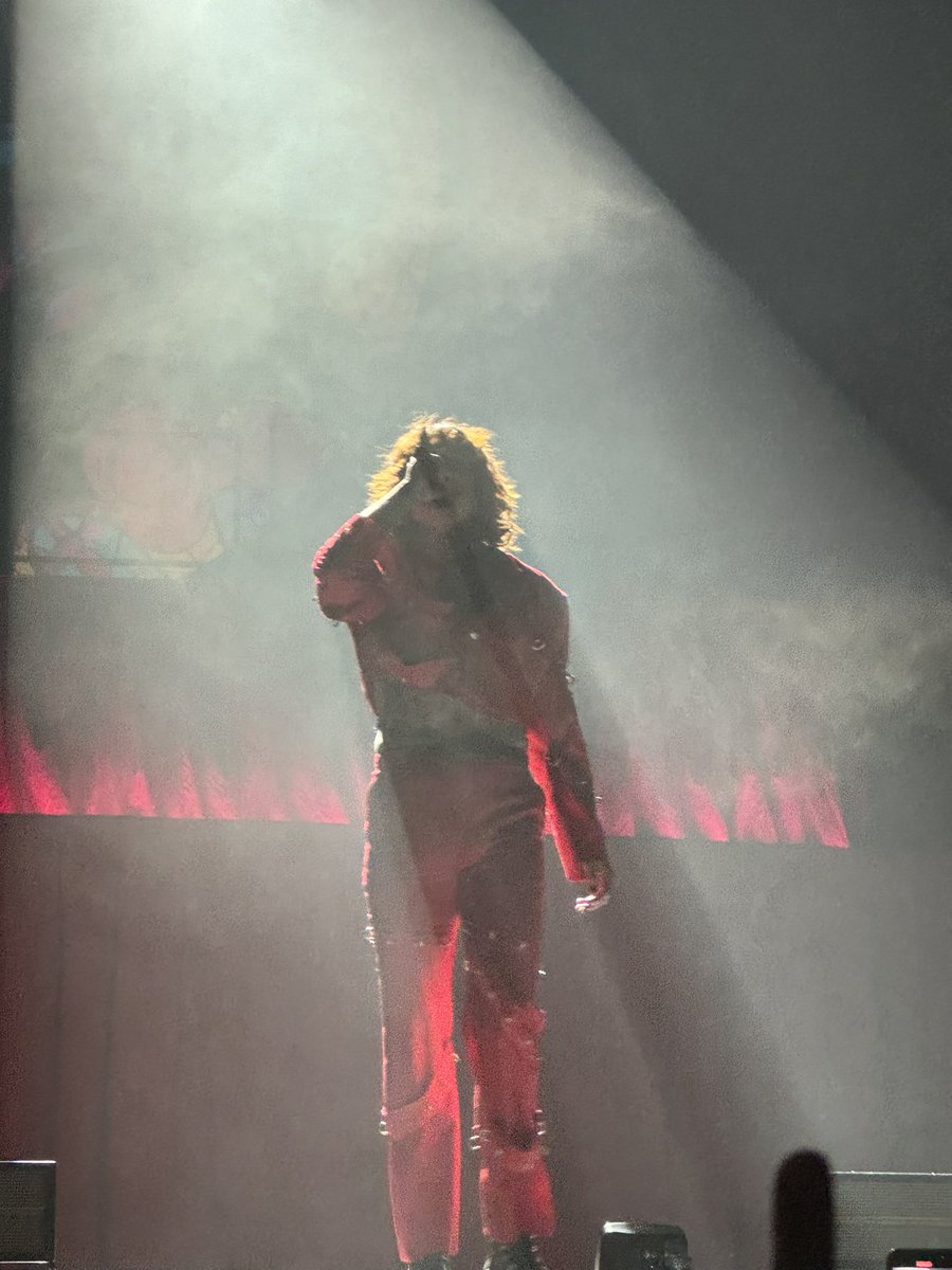 katiebroad__'s tweet photo. Thanks for Cardiff @bmthofficial @olobersyko ❤️ https://t.co/kDryhhRISa