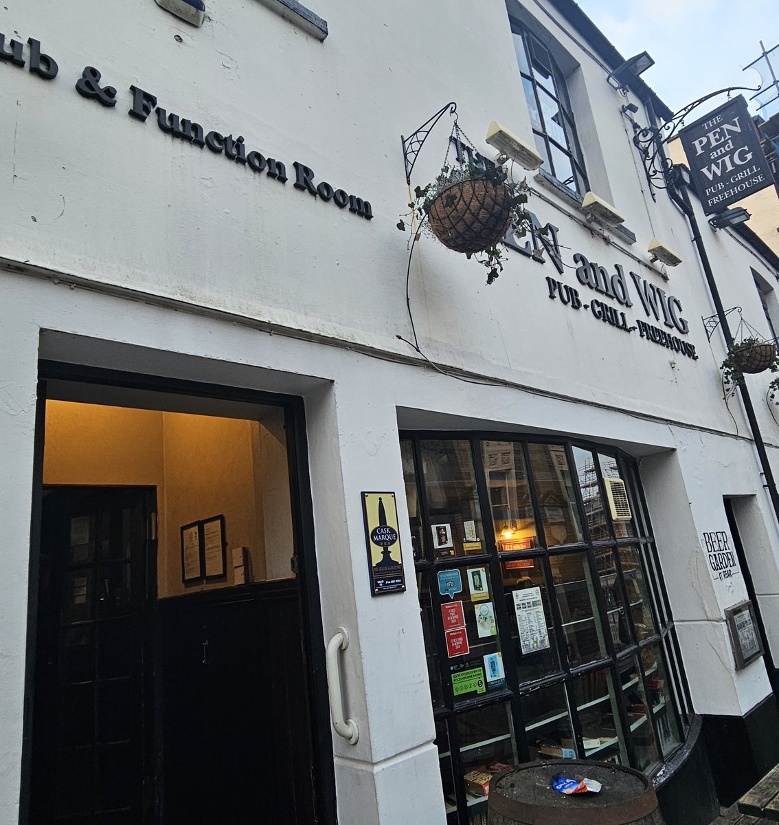 helenmitchell13's tweet photo. Newport innit #chartists https://t.co/VLetxEIUQS
