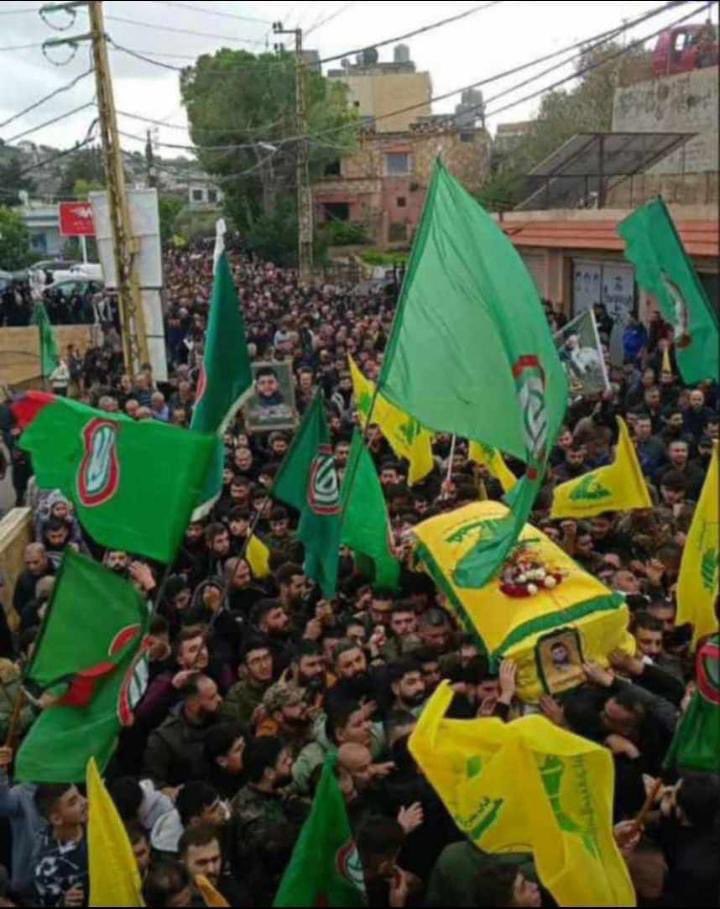 cherkawi313's tweet photo. هذه هي المقاومة الحقيقية وهذا هو السلاح الاقوى لدى الشيعة في لبنان  وحدة الصف 💚💛

#تفاحتا https://t.co/MlFnQT05tN