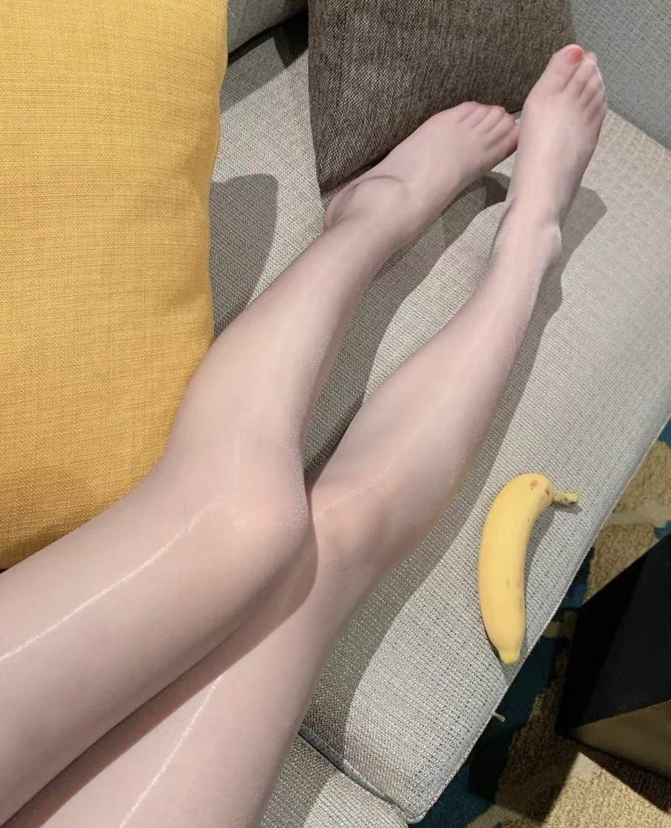 Inmmintyd's tweet photo. 请你吃香蕉🍌 https://t.co/BIJ7nisJ6Y