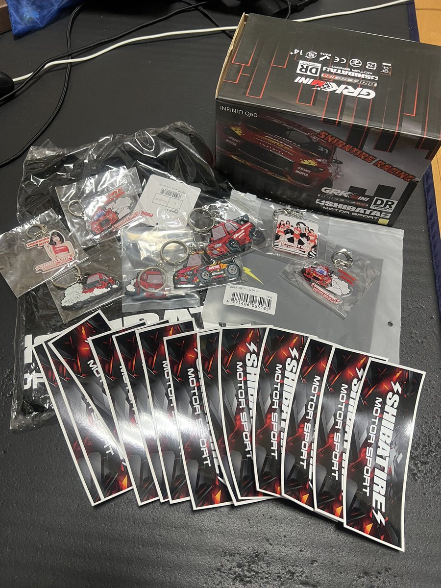 freedom8476's tweet photo. オートサロン楽しかった！
シバタイヤのガラガラ回しまくったけどタイヤ当たらなかった〜😂
俺らのすぐ後に来たお姉さん達が当てて泣いた😂
でもラジコンは出たから良かったかな？笑
タイヤはまた今度買わせてもらいます🥺

#オートサロン
#シバタイヤ https://t.co/jaDNNnNK6E