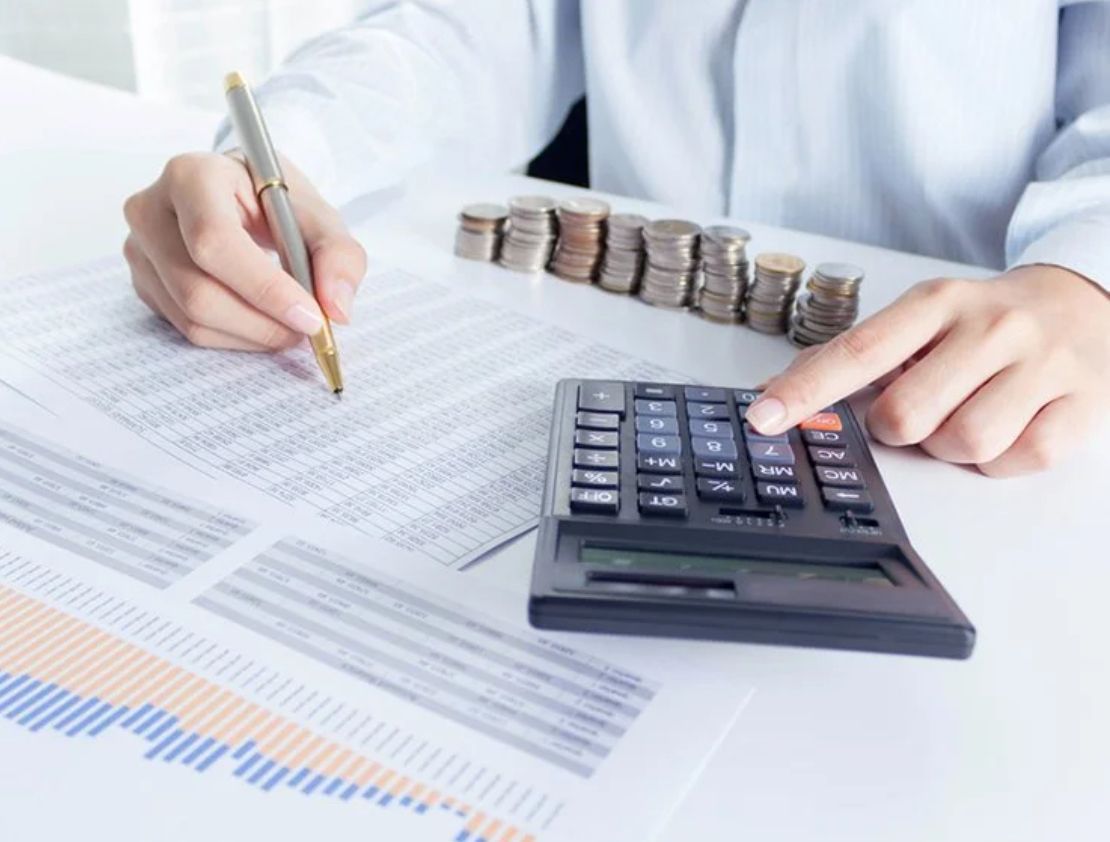 DavidEdwardBiz's tweet image. Establish continuous cost monitoring processes to quickly identify and address deviations from budgeted expenses. Proactive cost management contributes to financial stability. #CostMonitoring #ExpenseControl #Business #Cost
