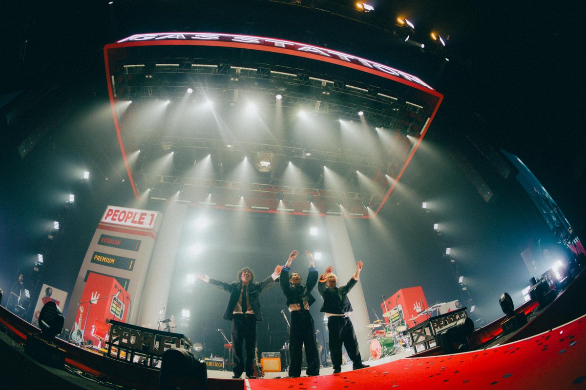 PPP_PEOPLE1's tweet image. 初アリーナということで、巨大ガソリンスタンドを建設しました
DAY2は騒ぐだけの日です、適当にいきましょう

Photo by @renzomasuda 

#LOVE2
#ぼくらのパーティーゲーム 
#PEOPLE1