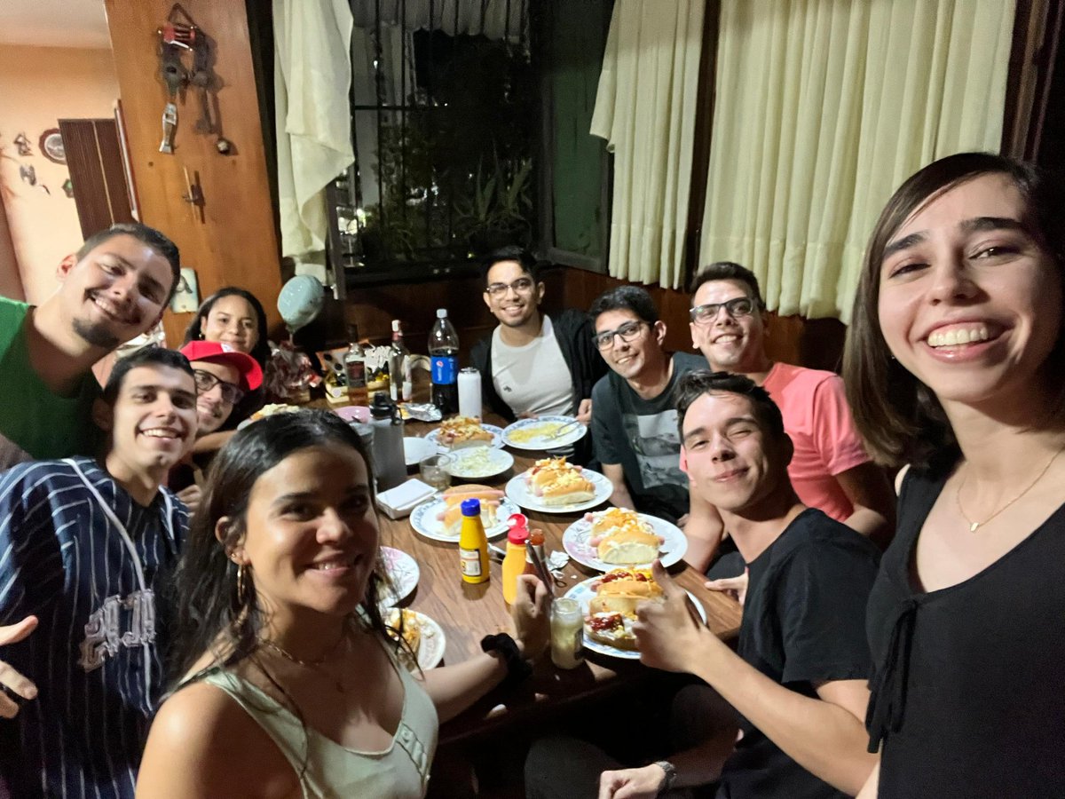 Ivanrodriguezp_'s tweet photo. Amo a mis amigos 🥺 https://t.co/4OmvoDPWxn