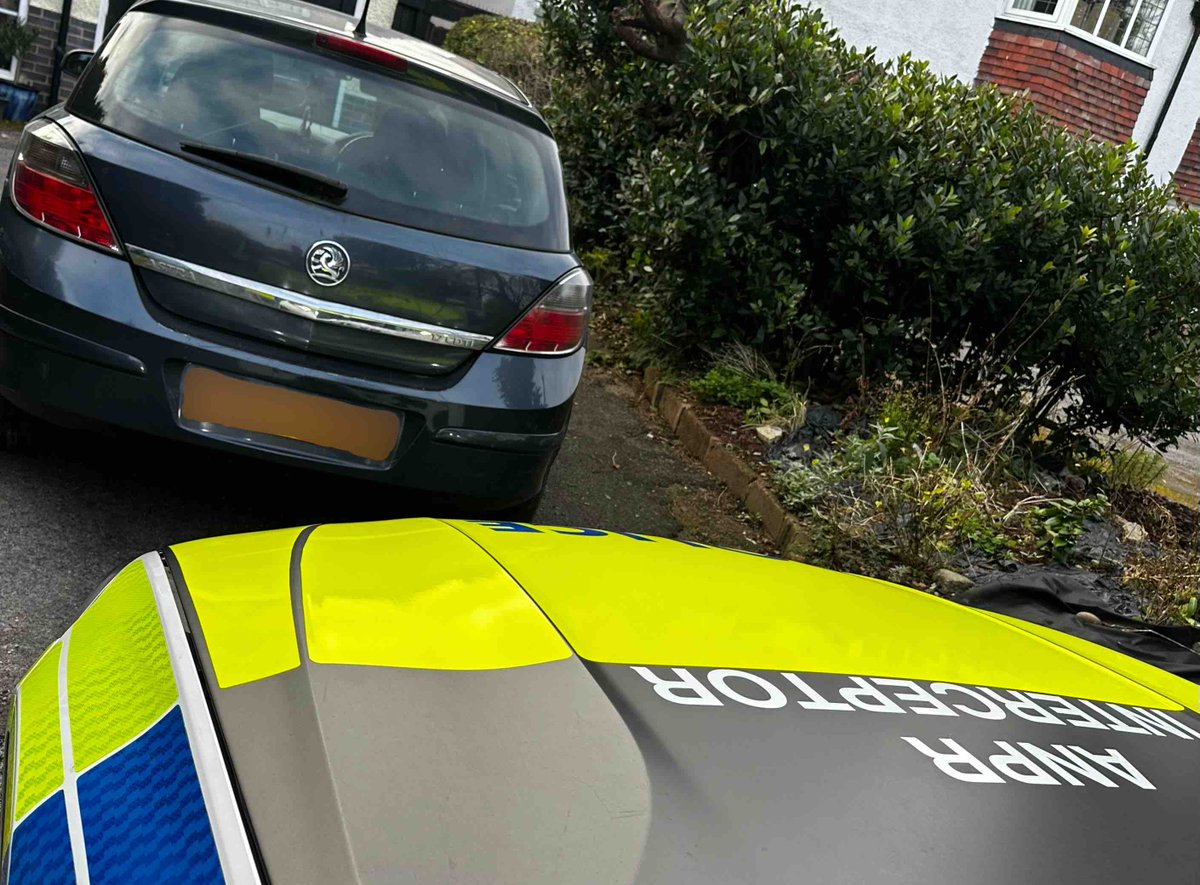 Trafficwmp's tweet photo. This Astra was reported stolen earlier today in #Coventry and an hour later we sighted it in #Solihull and got it stopped. The driver ran and two passengers attempted to walk off without much success 🏃‍♂️. The driver was arrested for theft and drug driving. #ANPRInterceptors https://t.co/28yfyV46e2