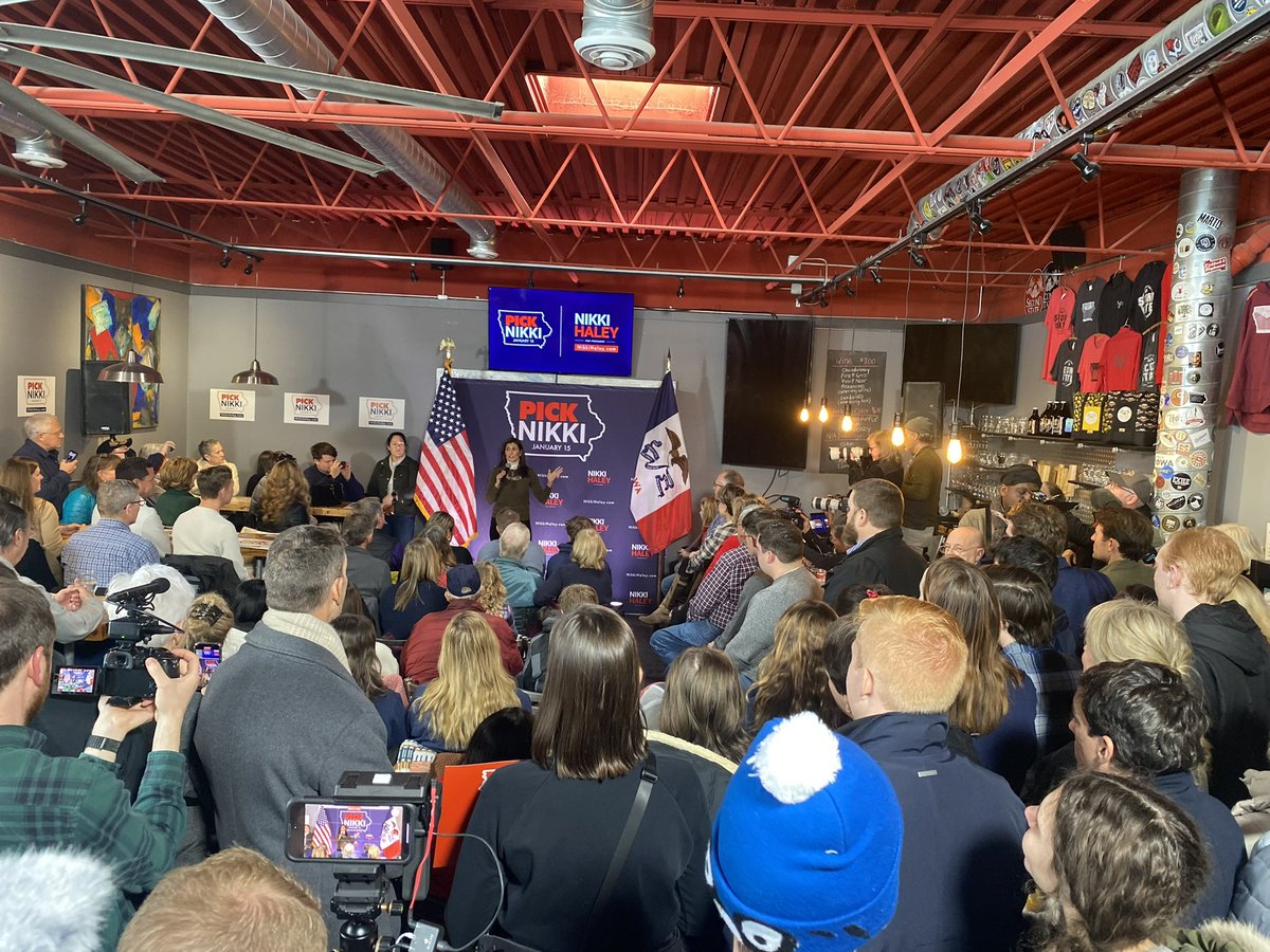 Iowa4Nikki's tweet photo. It’s another packed room in support of Nikki! 👏🏻

So great to see so many folks here in Cedar Falls! 

#iowa4nikki #iowa #NikkiHaley https://t.co/b3c2CENtaX