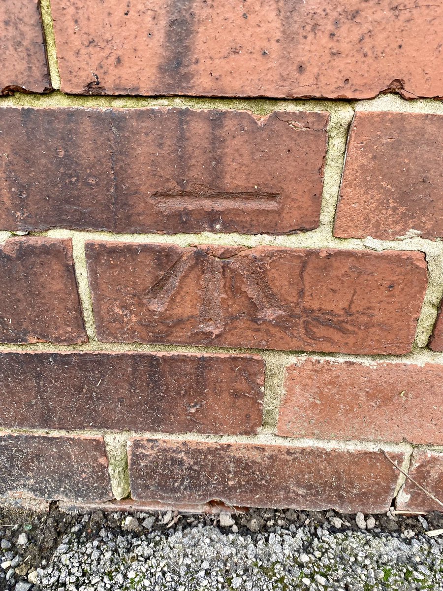 HellingtonBoots's tweet image. Been in the kingdom of King Philip 🤴 of Shafton this afternoon and located the #CutMark at the primary school.
Did you know that was there @philhicky67 ?
#Benchmark 

A bit of a “pick and mix” of bricks @BrickwrksMuseum ! 😍🧱
#LegsAndLaces