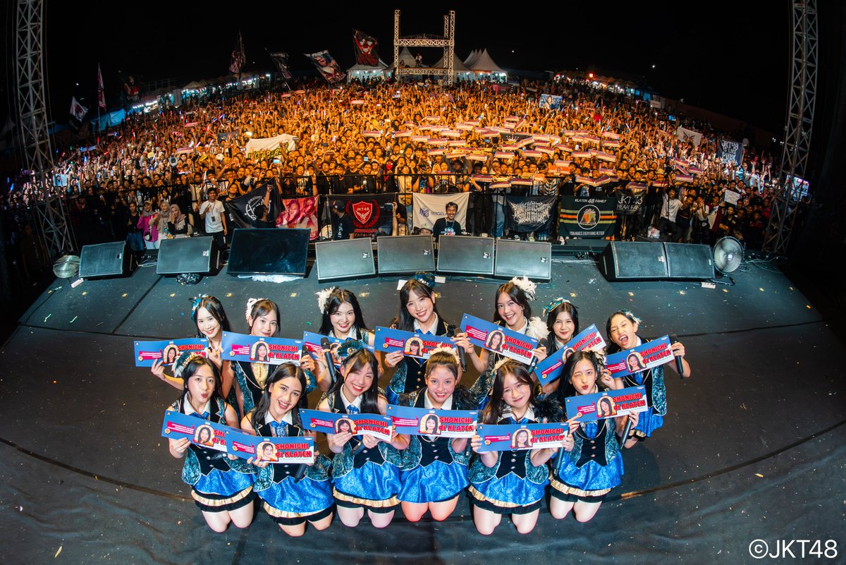 Sugeng dalu Sedulur Klaten! 

Seneng puuoool rasane JKT48 iso nyanyi bareng ning Festive Fest 2024! Matur nuwun lan sukses kanggo awak dewe kabeh! Mugo-mugo ketemu meneh yo gaes! 
#JKT48