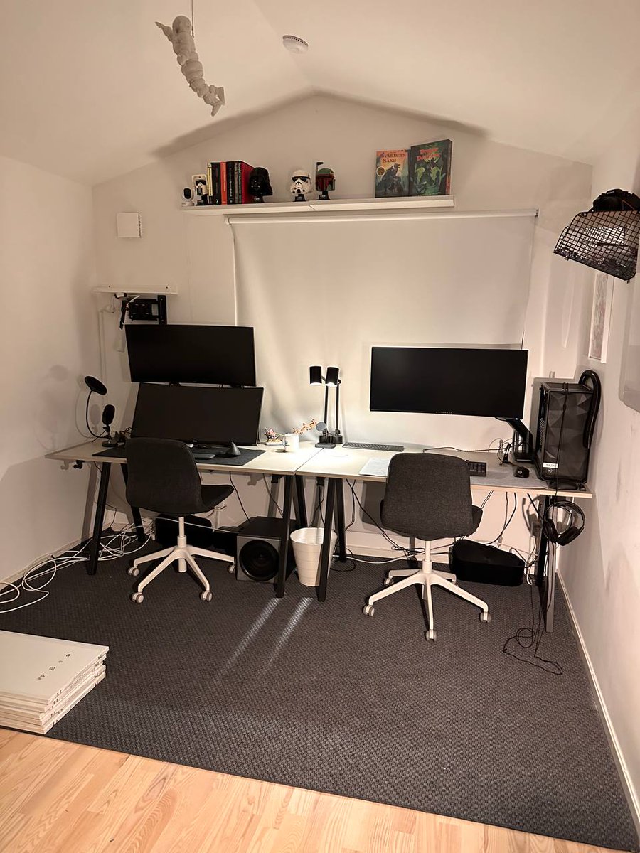 williamodev's tweet photo. @michaeltroya_ Cable management work in progress 🙃 https://t.co/tmmFKE4rqK
