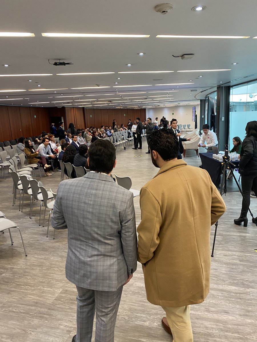 ValientaMx's tweet photo. #Antesala ✅El @senadomexicano sede para unir a los #jóvenes todos ellos interesados en el acontecer #político nacional. @METAJovenes …..Por iniciar #México en Ascenso: Diálogos Juveniles para el Cambio” https://t.co/A9YAxixeYp