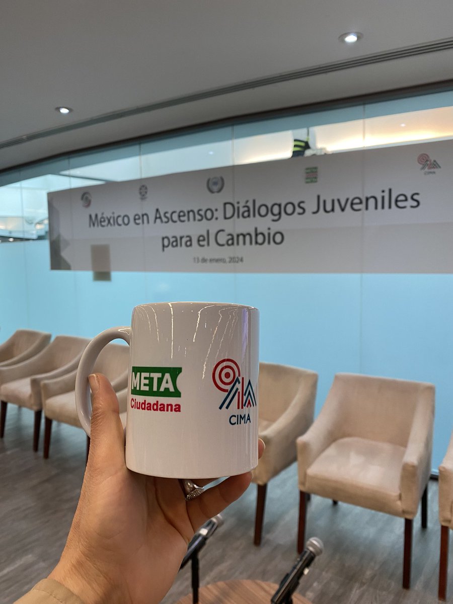 ValientaMx's tweet photo. #Antesala ✅El @senadomexicano sede para unir a los #jóvenes todos ellos interesados en el acontecer #político nacional. @METAJovenes …..Por iniciar #México en Ascenso: Diálogos Juveniles para el Cambio” https://t.co/A9YAxixeYp