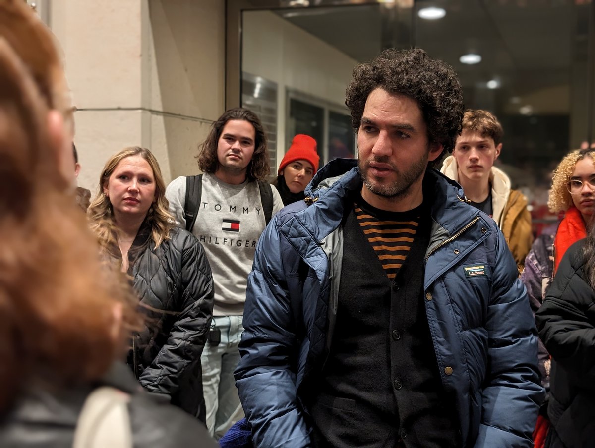 Last night at The Curse finale screening in NYC <a href="/benny_safdie/">Benny safdie</a> called up <a href="/nathanfielder/">nathan fielder</a>, brought a slingshot to fling shirts into the crowd, and stayed around answering everyone's questions after the theatre closed. Legend

They stuck the landing on the finale - TV brilliance