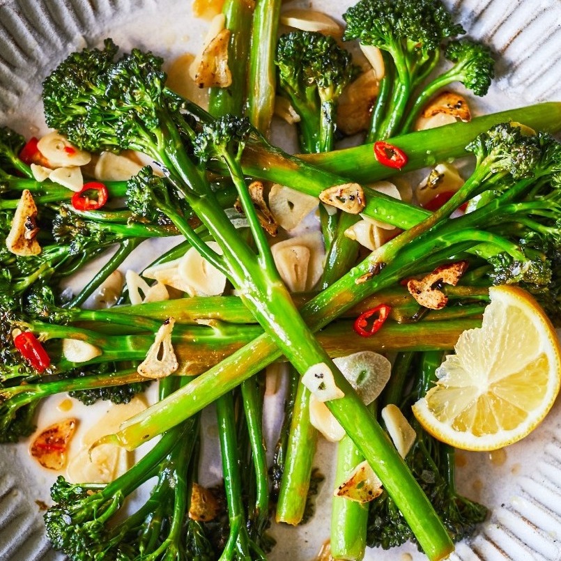 Versatile and delicious, this garlic, lemon and Tenderstem® side dish is the perfect addition to so many meals!

tenderstem.co.uk/cooking-with-t…