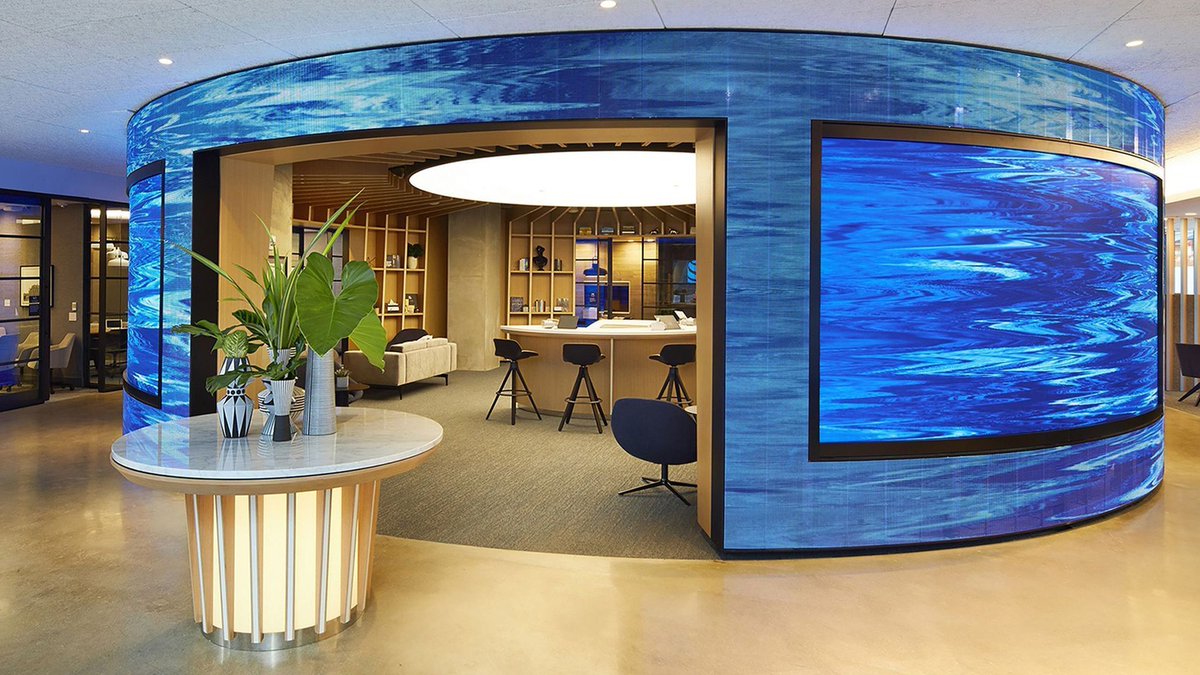 tls_lighting's tweet image. We are happy to see our LumiCloud™Bespoke installed on #JPMorganChase NYC building! For this project, we used our Astra #lightingengine to create suspended and recessed mounting. Need more info? Contact us: buff.ly/412O5Wf 

#ledlighting #architecturallighting