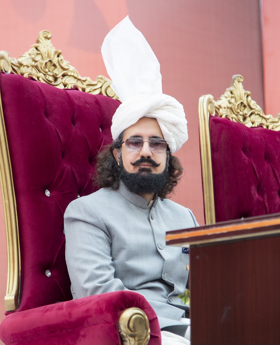 When a person is blessed with the guidance of a perfect mentor, then the reality of humanity becomes clear to him, under what purpose #Allah created man.
<a href="/SahibzadaSulta1/">Sahibzada Sultan M A</a> <a href="/ferozekhaan/">Feroze Khan</a> 
#Trending #faheem #FerozeKhan #sultan #muhammadali