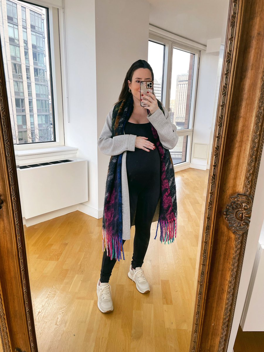AnaFlorentyna's tweet photo. Loving the bumpsuit! 🎀 Linking it in my blog (with a 20% discount code) &amp; here: https://t.co/Kn4TC7cevg
Xx
#bumpsuit #pregnant #maternitystyle #27weekspregnant https://t.co/g4a9K4jC2A