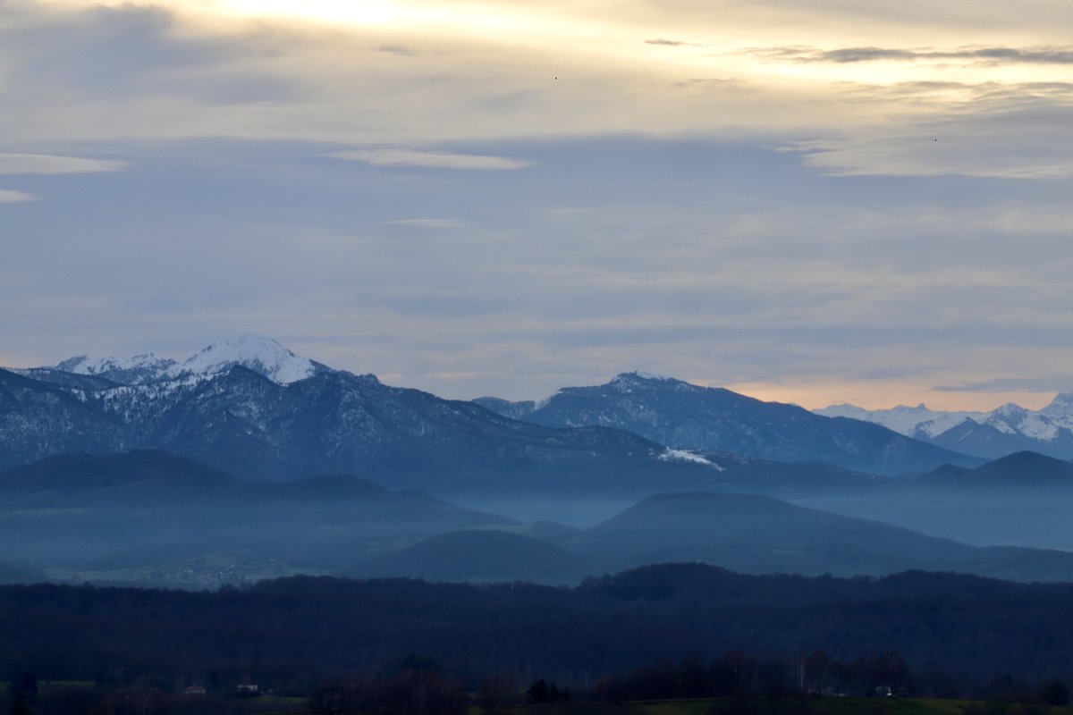 jrambaud's tweet photo. #Pirineos #Pyrenees #Francia #Francia #atardecer #sunser #Occitane https://t.co/uZfr6TktdM