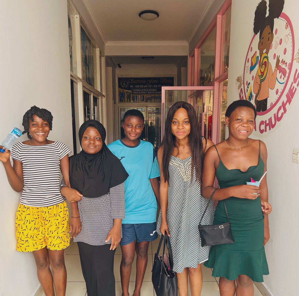 La supervisión es una clave de éxito para el programa #HermanaMayor. Por este motivo nos hemos reunido hoy con las becadas para saber cómo les había ido el primer 3mestre a fin de identificar los problemas y encontrar soluciones de cara a la finalización exitosa de este curso.