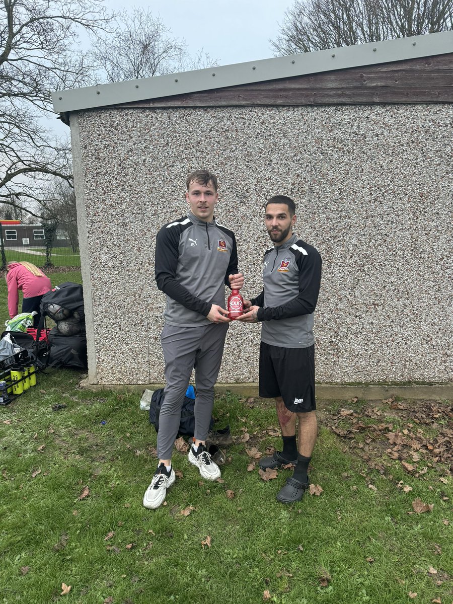 FCHammers2023's tweet photo. The Black Bull Football Club 4-3 FC Hammers

Leo ⚽️⚽️
Scotty ⚽️

MOTM goes to Benton 🏆
Proudly sponsored by Bankside Tackle Shop

#UTH ⚒️ https://t.co/XAzsYoNrGS