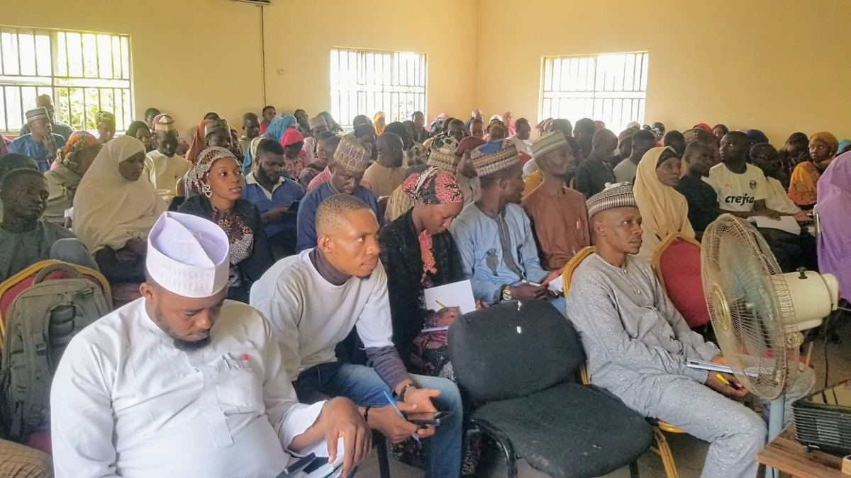 02Innovations's tweet photo. We had a successful first physical meeting in Lafia Nasarawa state with our #3MTT fellows. Thanks to the support of @nasitdea. It was a success and fellows are looking forward to the next practical session. @bosuntijani @3MTTNigeria #3MTTlearningcommunity #02innovationslab https://t.co/h0oFWjAZ1k