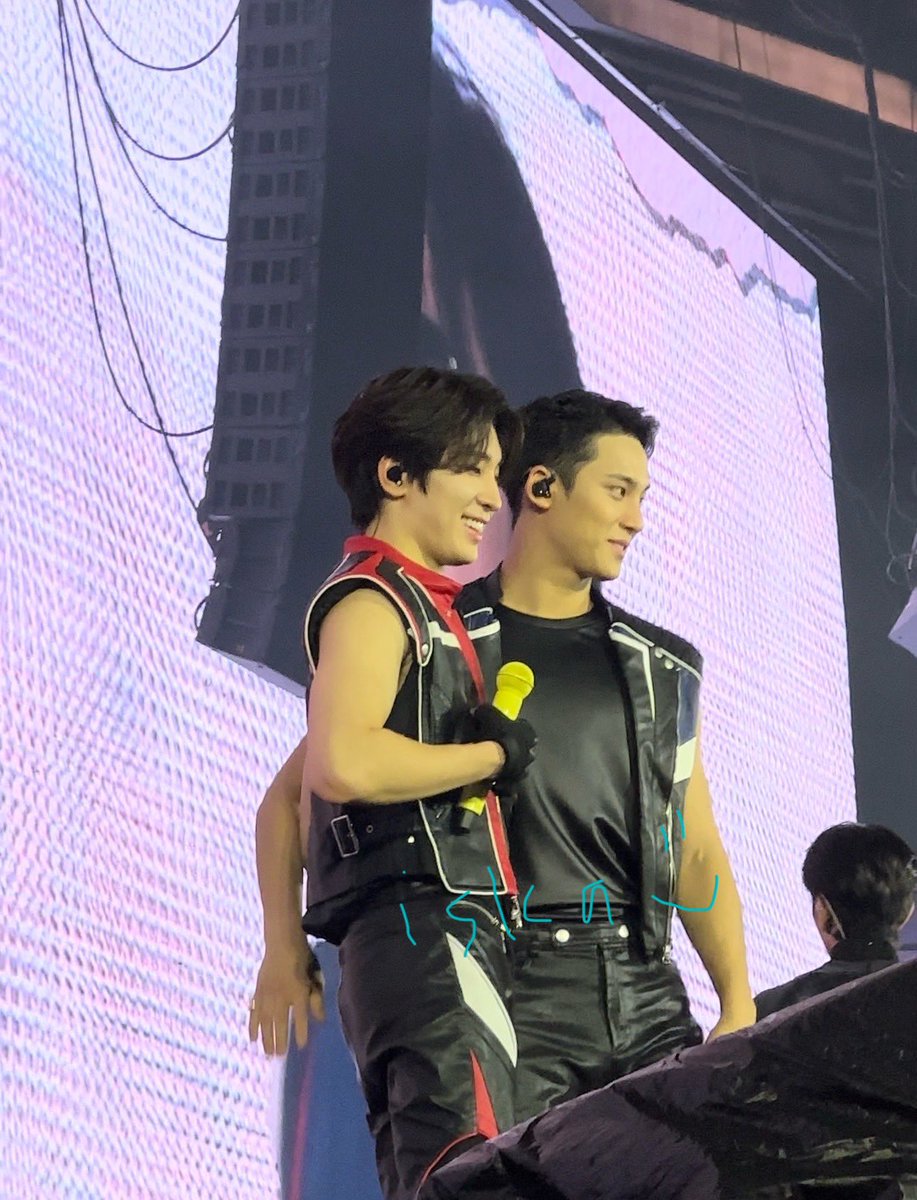 iska ◡̈ tweet media