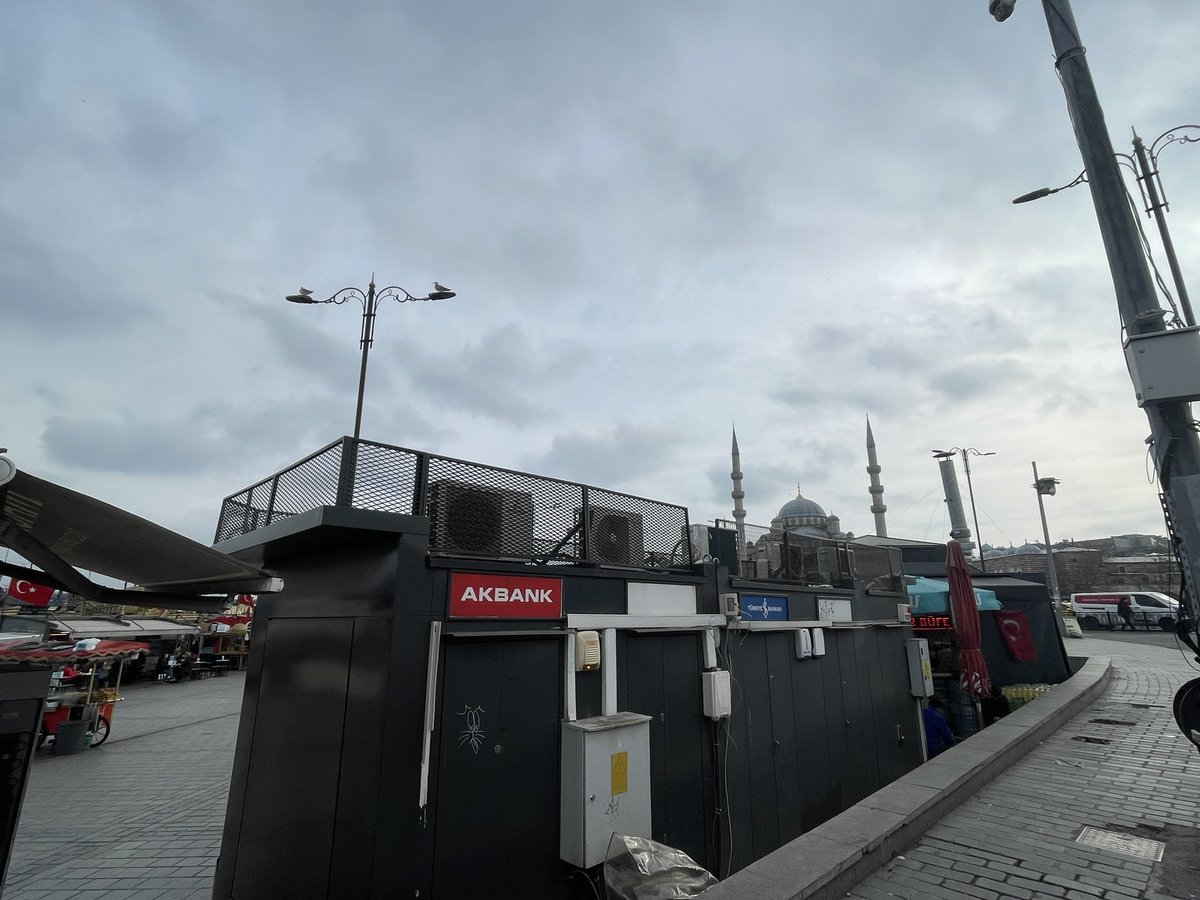 emrahunlu's tweet photo. @ibbproje Önce buralardan başlansa... https://t.co/Ib49y7JNwD