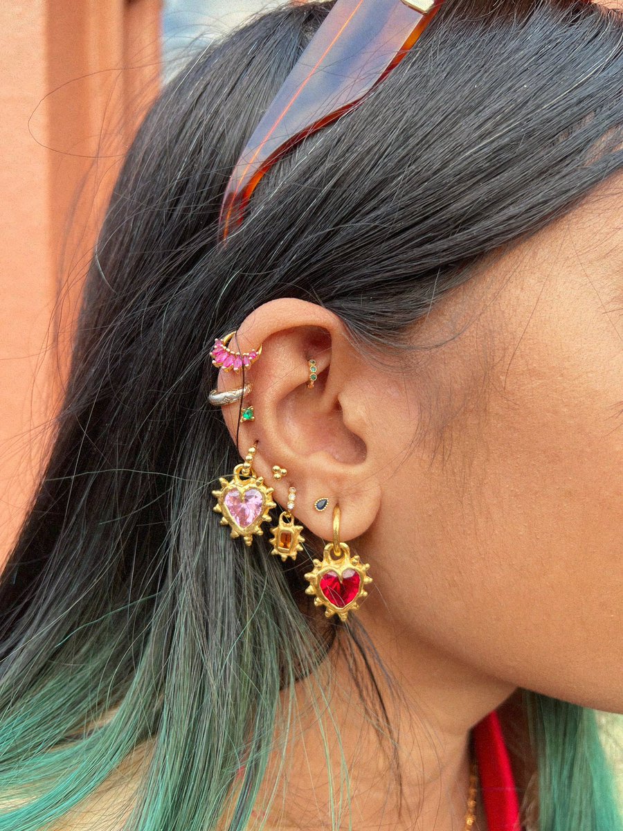 tashteshtish's tweet photo. maximalist jewellery all 2024 https://t.co/QHtkYFQAEy
