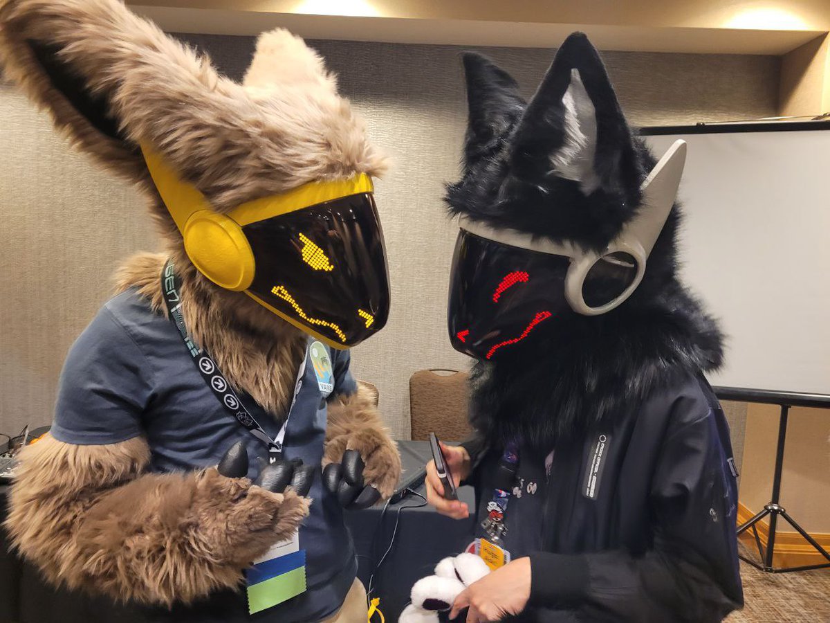 K5laP's tweet photo. Discussing the importance of Ram with @locojom . #Furcon #FC #Protogen https://t.co/cqpAhcYQcE