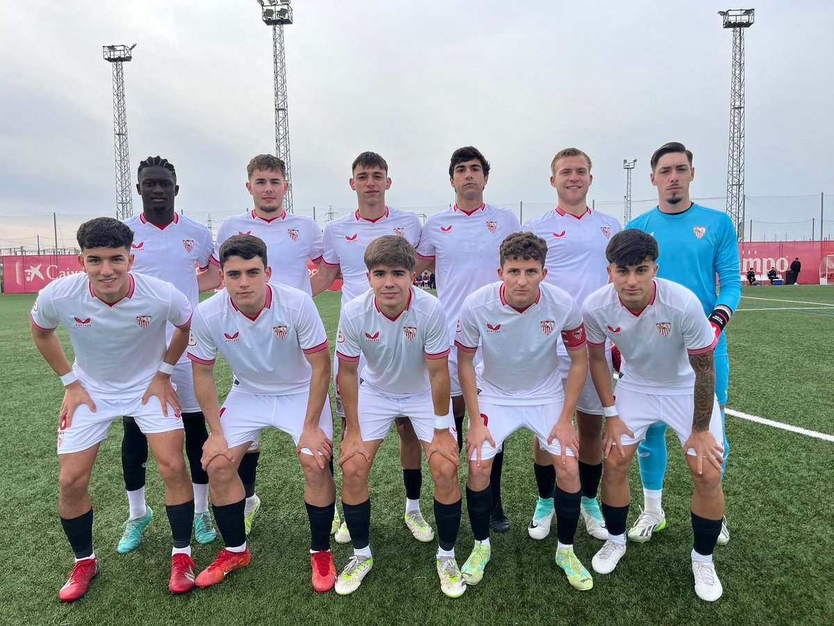 CanteraSFC's tweet photo. FINAL | Remontada en la División de Honor Juvenil para seguir con la racha liguera tras insistir hasta los minutos finales: 

#SevillaFCJuvA ⚪️🔴 2-1 La Cañada Atlético 

⚽️ Collado (2). 💪🏻

#CanteraSevillaFC https://t.co/CJK1pMjjf0