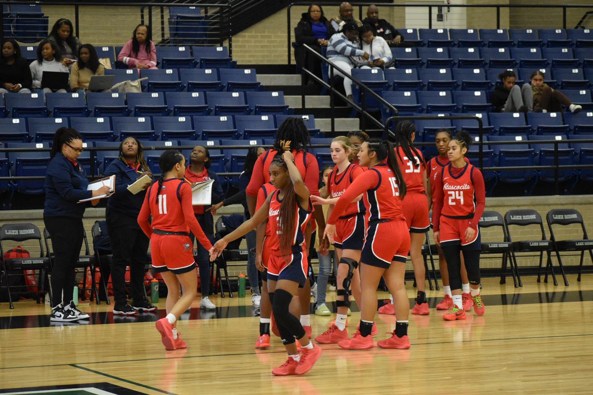 ZoieyJumawan's tweet photo. Ended First round of district 4-3. On to the next!! Proud of my team ❤️ #livehumble https://t.co/HbrjDkJIvk