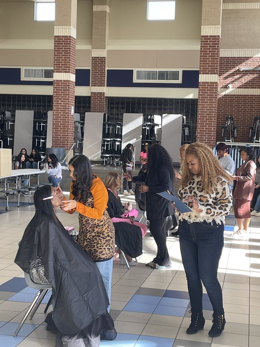 mark.williams@cfisd. tweet media