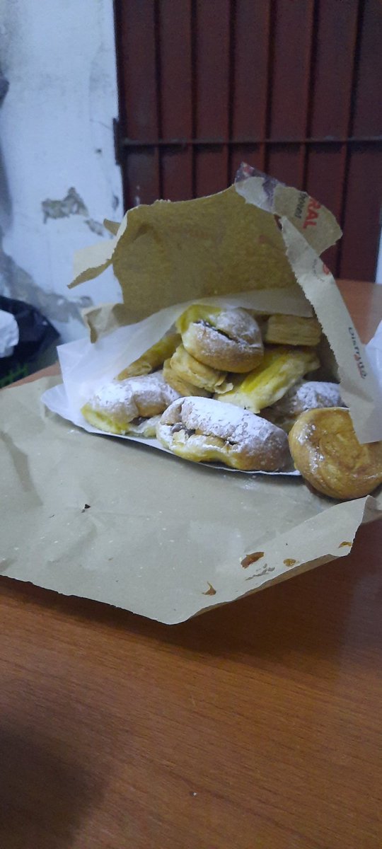 Trupiano_'s tweet photo. El loco volvió y dejó facturas un tipazo https://t.co/CJuBzINb6y