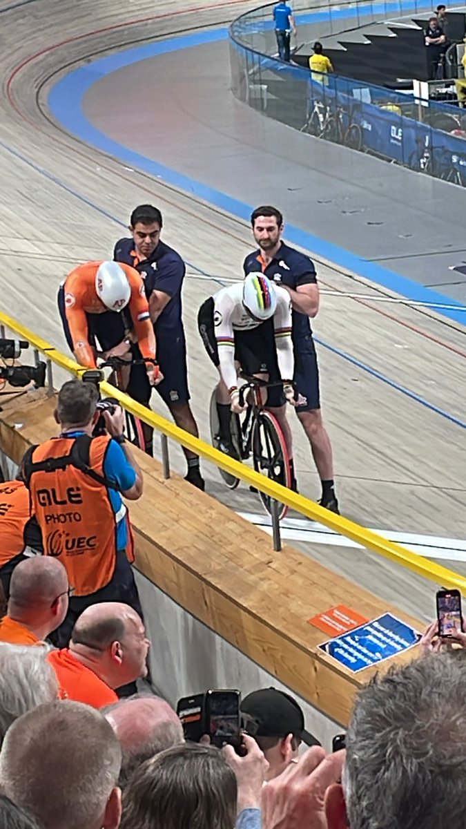 hoffmannhogeenk's tweet photo. De matadoren #eurotrack2024 ek baanwielrennen start spint halve finale https://t.co/T0kueA3mPY