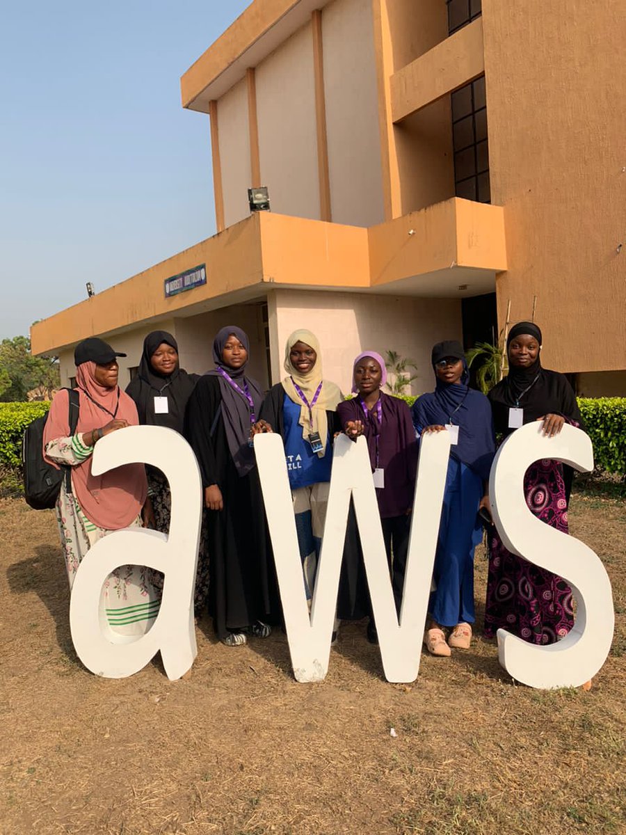 zainabiyfs's tweet photo. Pretty pretty SCA πππ€β€οΈβ¨
@gdsc_unilorin
@SCAUnilorin
#scaunilorin
#womenintech
#techbabes https://t.co/7ZF1wpz4Lf