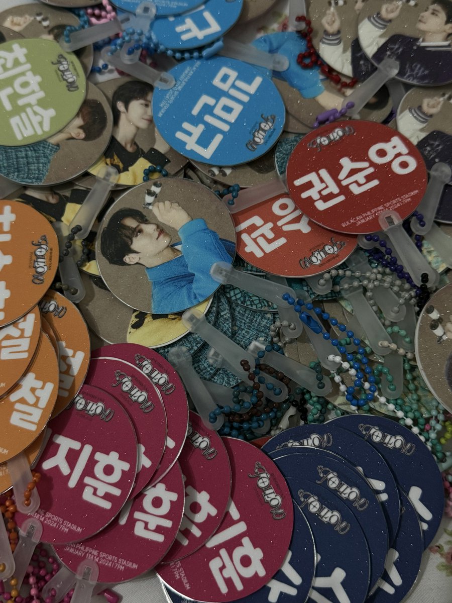 Freebies for DAY2! See you CARATS! 💎 #SEVENTEENinBULACAN