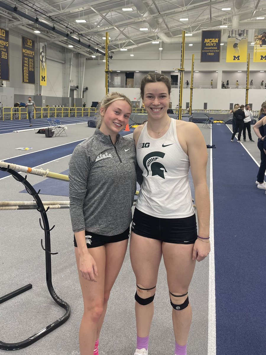 MSU_TFXC's tweet photo. An All-Green pole vault finals ✅

Sophia Mettes and Natalie Blake both clear 3.95m but Natalie takes the win!

#GoGreen https://t.co/3wGXuqW01V