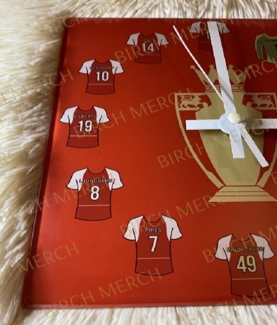 BirchMerch2023's tweet image. Let us introduce you to our new 
#Invincibles Team Square Clock!

This unique and classy design joins our glass clock range with #ClockEnd and #BruisedBanana being the first two we introduced 

Now available at our online store &amp;amp; Etsy! #Arsenal #AFC #IsYoursGold #COYG #Champions