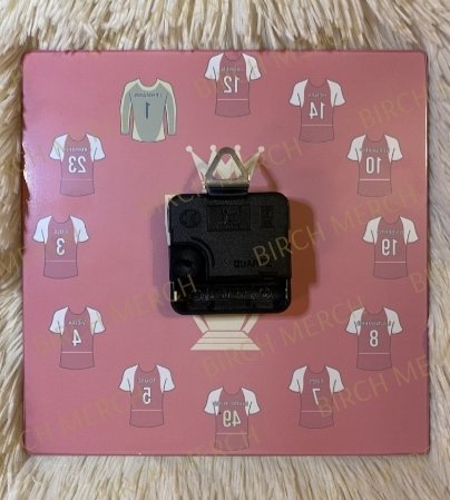 BirchMerch2023's tweet image. Let us introduce you to our new 
#Invincibles Team Square Clock!

This unique and classy design joins our glass clock range with #ClockEnd and #BruisedBanana being the first two we introduced 

Now available at our online store &amp;amp; Etsy! #Arsenal #AFC #IsYoursGold #COYG #Champions