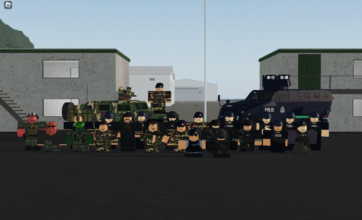 MYSverse_TU's tweet photo. Recently, the Royal Malaysian Airforce Regiment and pilots from 10 Squadron conducted joint activities with @RBLXMYS_Polis on Sulu Deployment Zone and Sandakan. The events help to exchange skills and knowledge to better enhance cooperation and relations between both groups. https://t.co/rhP4XWZIVd