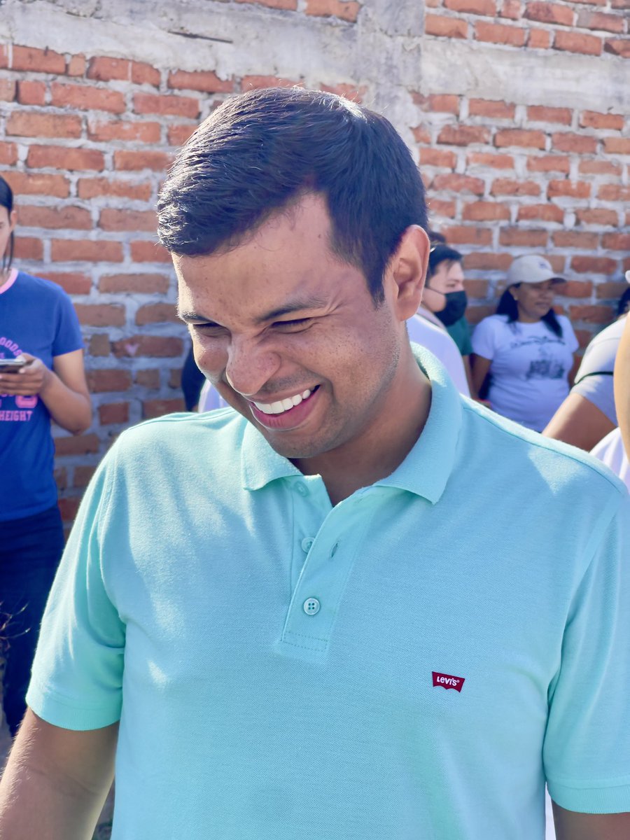 Valledupar y su gente amanecieron con ganas de cambiar las cosas positivamente, felicito a <a href="/ErnestoOrozcoD/">Ernesto Orozco Durán</a> por esta iniciativa de jornadas de limpieza, gracias a toda la comunidad que se unió a aportar su grano de arena. Compartimos, reímos, disfrutamos de este espacio