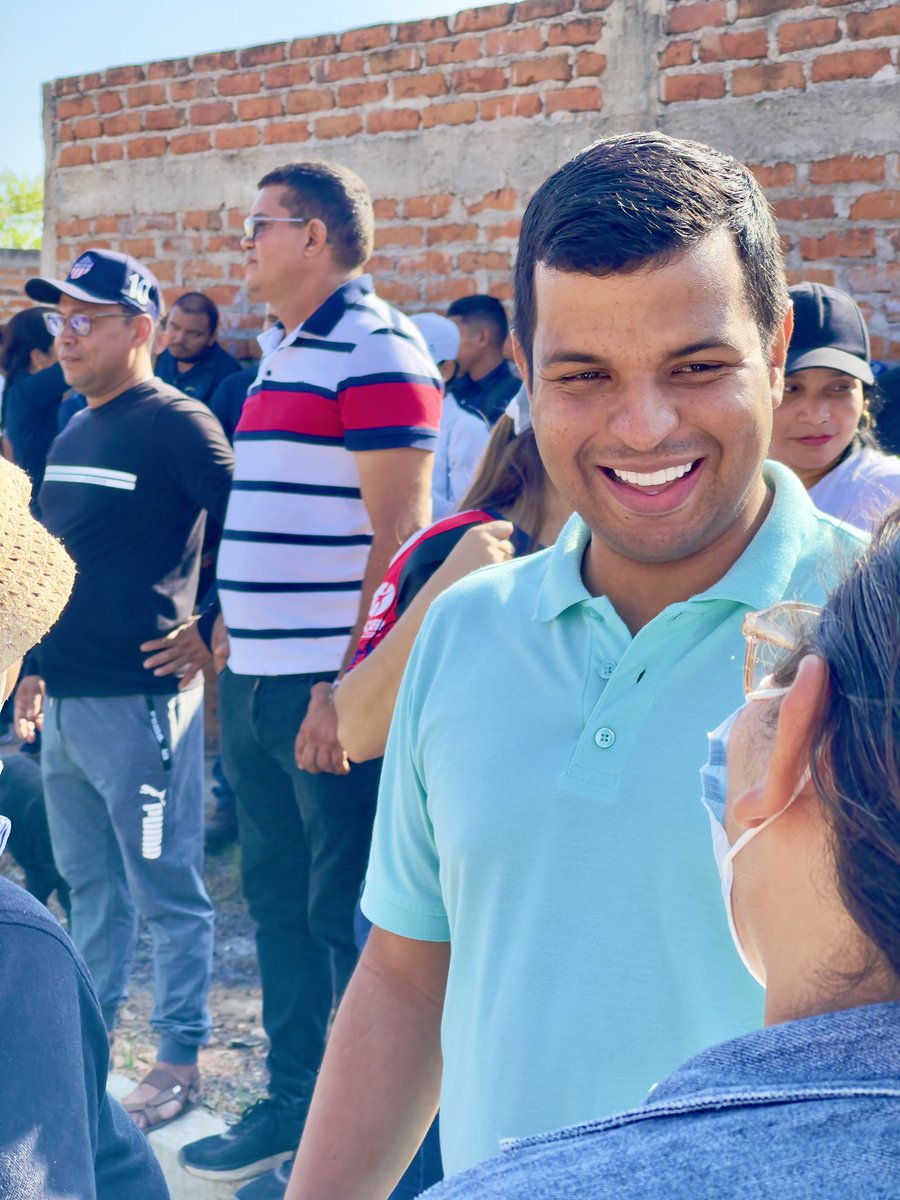 jorgepanar's tweet photo. Valledupar y su gente amanecieron con ganas de cambiar las cosas positivamente, felicito a @ErnestoOrozcoD por esta iniciativa de jornadas de limpieza, gracias a toda la comunidad que se unió a aportar su grano de arena. Compartimos, reímos, disfrutamos de este espacio https://t.co/SHIr2Ac7ZK