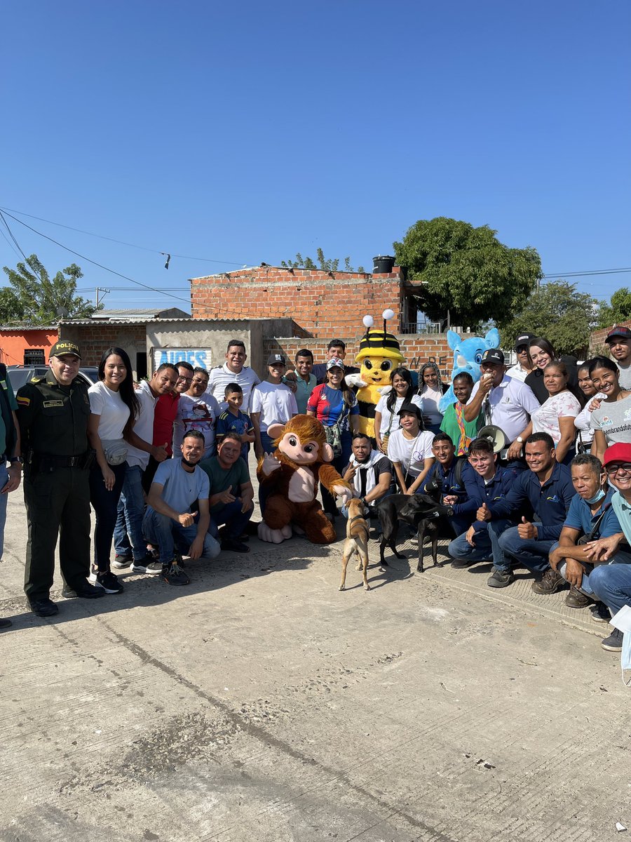 jorgepanar's tweet photo. Valledupar y su gente amanecieron con ganas de cambiar las cosas positivamente, felicito a @ErnestoOrozcoD por esta iniciativa de jornadas de limpieza, gracias a toda la comunidad que se unió a aportar su grano de arena. Compartimos, reímos, disfrutamos de este espacio https://t.co/SHIr2Ac7ZK