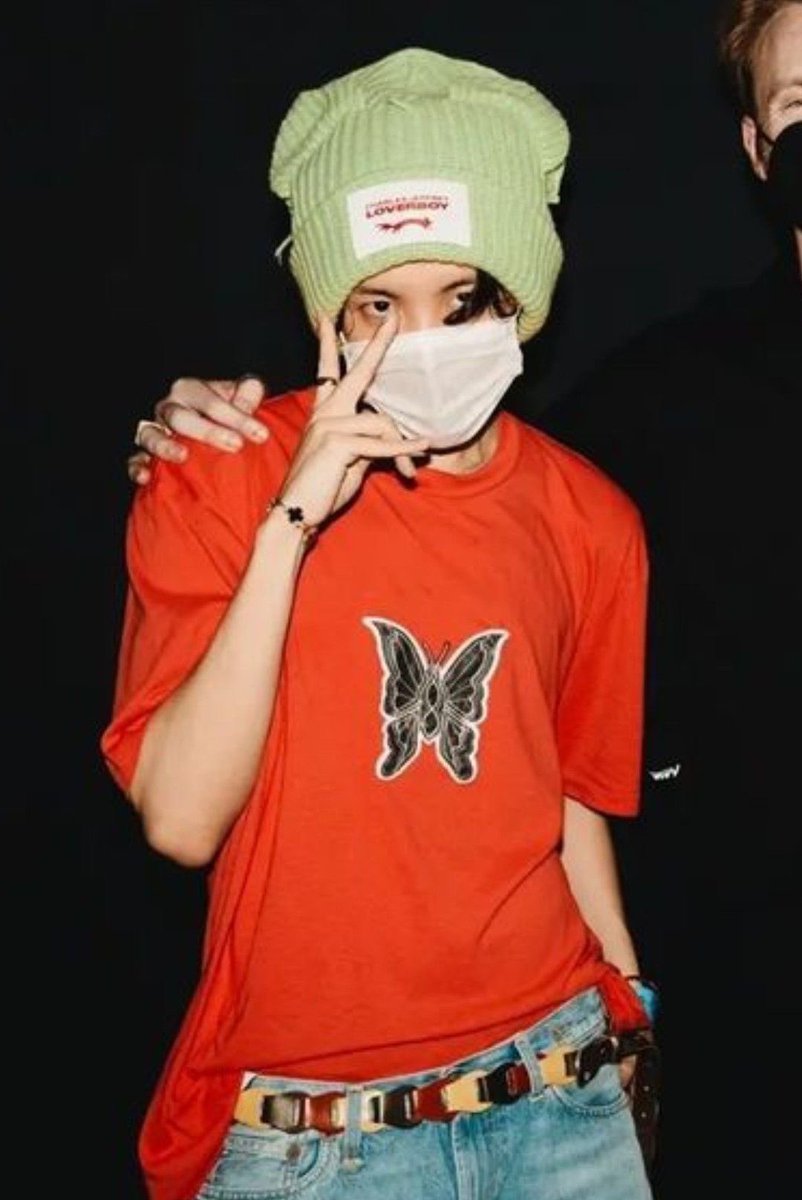 queersuga's tweet image. he’s cool as hell